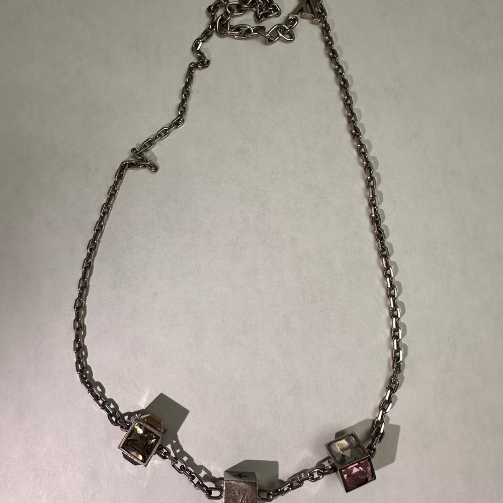 Louis Vuitton silver gamble necklace - Picture 6 of 12